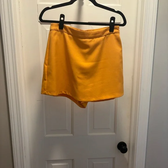 Lulu's Mustard Yellow Crop Top - Picture 4 of 4